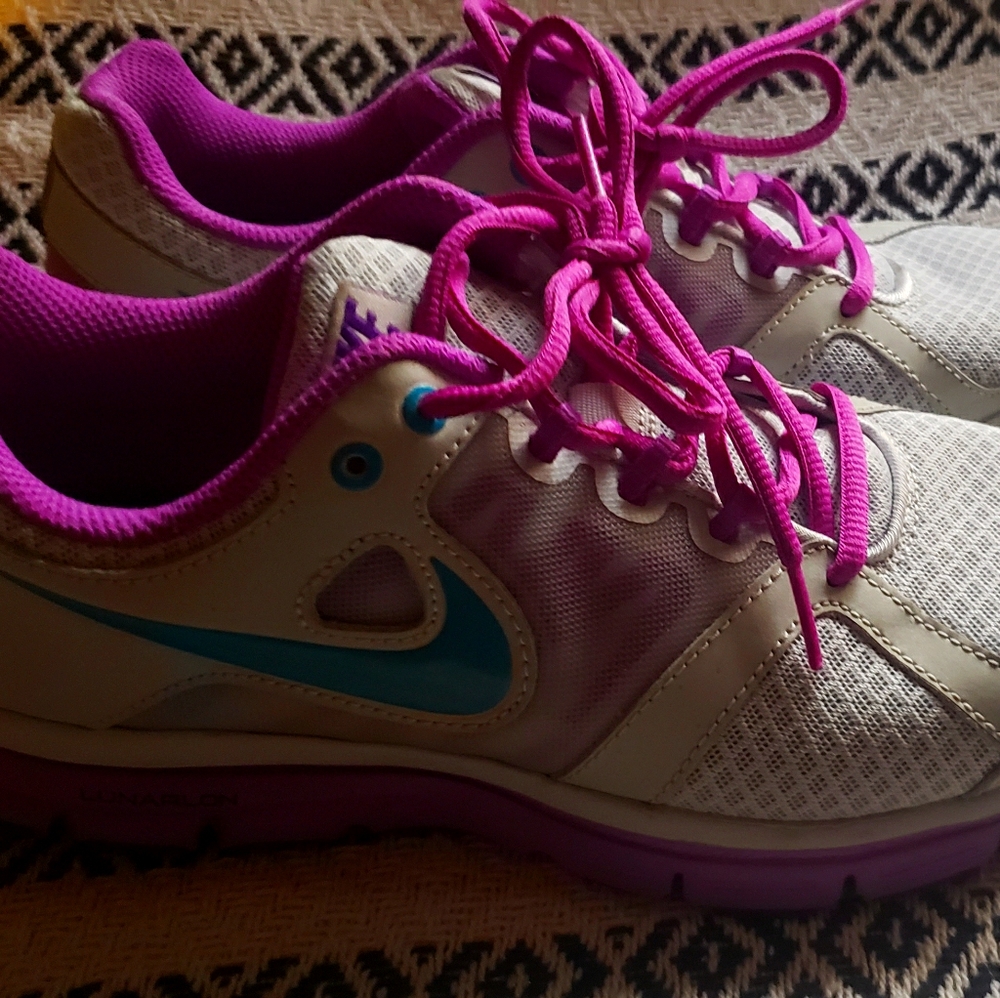 Nike gym shoes